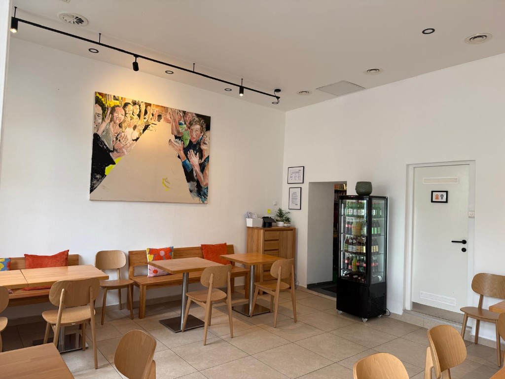 Weiterer Blick in den Gastraum dodo62 mit Sitzgelegenheiten